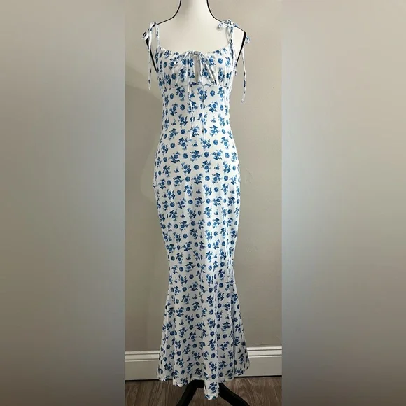 Blue Floral Print Maxi Dress - NWOT - Picture 3 of 7